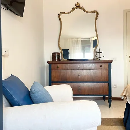 Attico Vista Mare Con Parcheggio Privato * ヴィアレッジョ