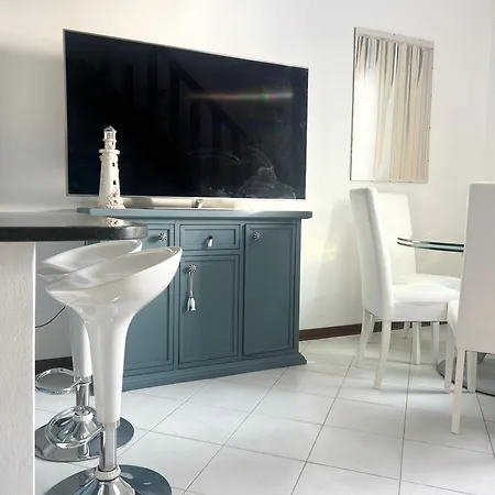 Appartamento Attico Vista Mare Con Parcheggio Privato Viareggio