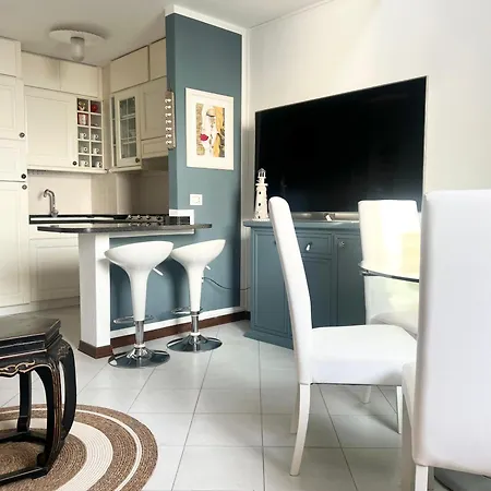 Attico Vista Mare Con Parcheggio Privato Apartament *