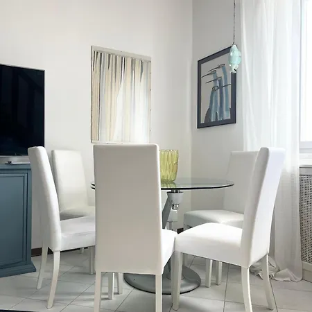 Attico Vista Mare Con Parcheggio Privato Διαμέρισμα