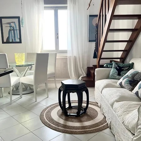Attico Vista Mare Con Parcheggio Privato * Βιαρέτζιο