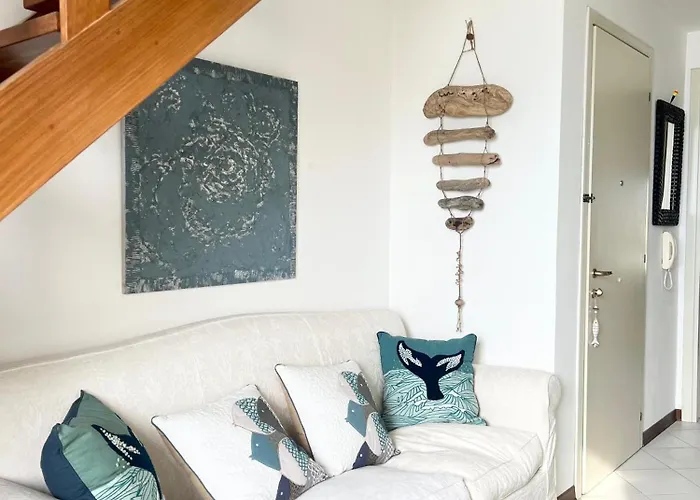 Attico Vista Mare Con Parcheggio Privato *